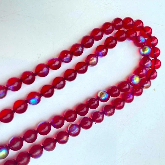 Vintage JOAN RIVERS Red Iridescent Polished Glass Beads Necklace w/Gold Details - Picture 3 of 6